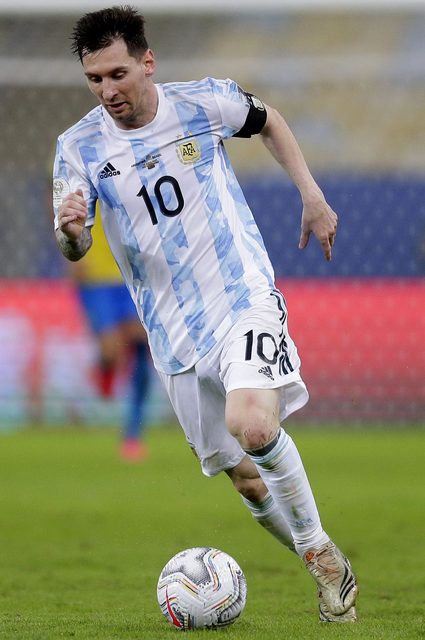 赛时更加自 赛时更加自