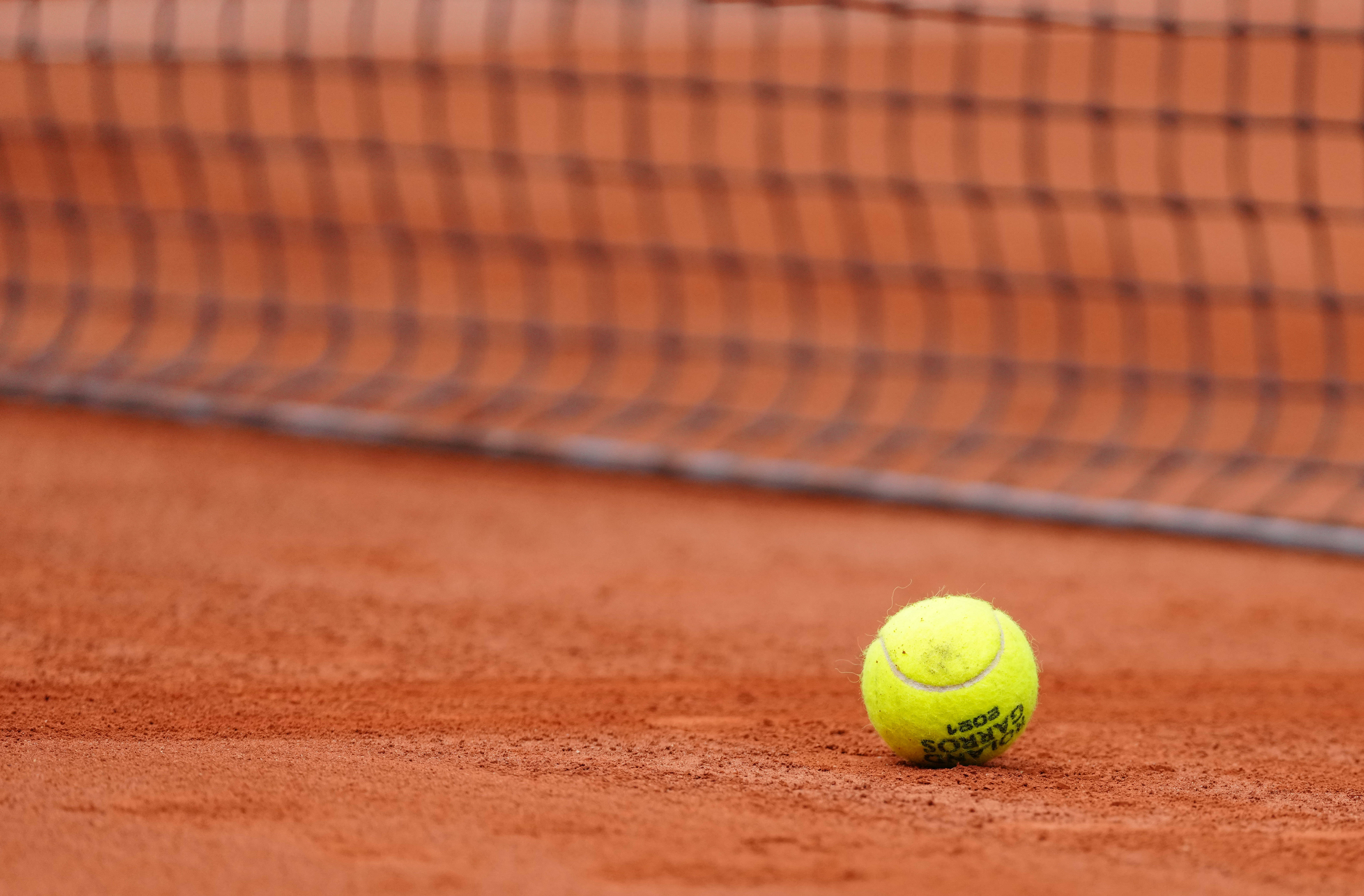 不禁让人想 不禁让人想