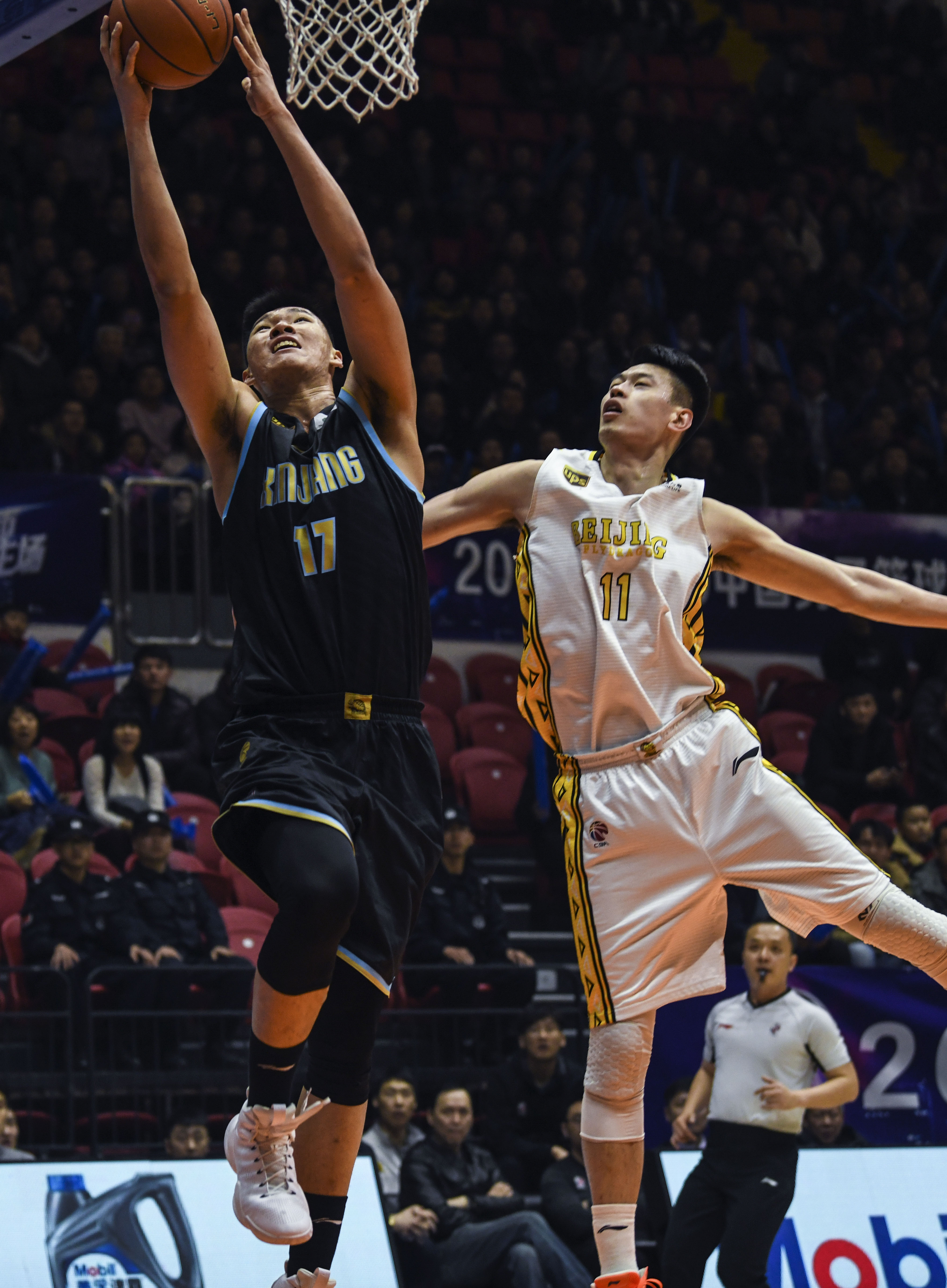 谁把住篮板 谁把住篮板